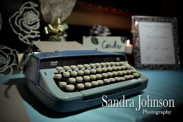 Best Maggiano's Orlando wedding photographer - Sandra Johnson (SJFoto.com)